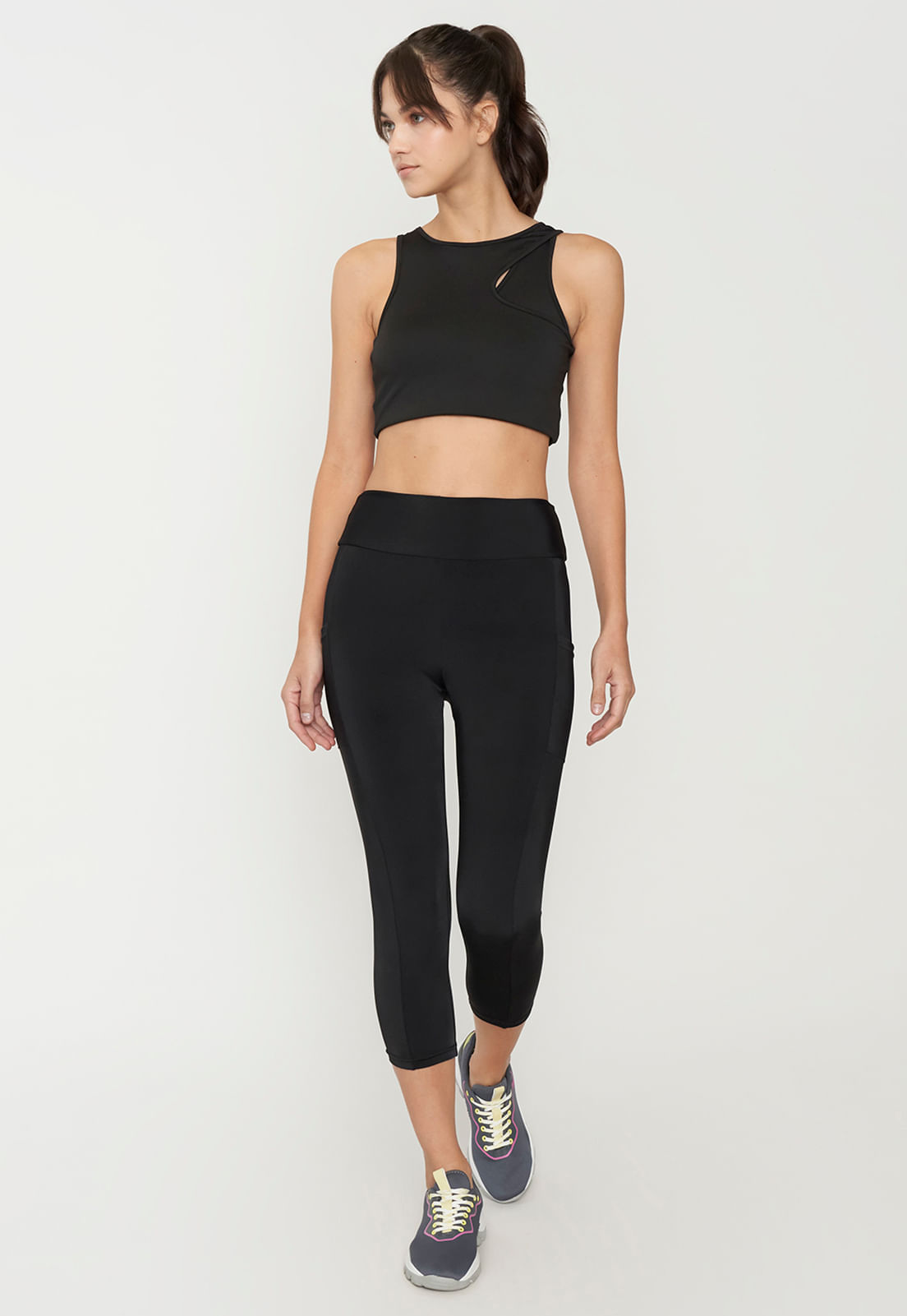 Calza Deportiva Mujer Crop Negro Lisa