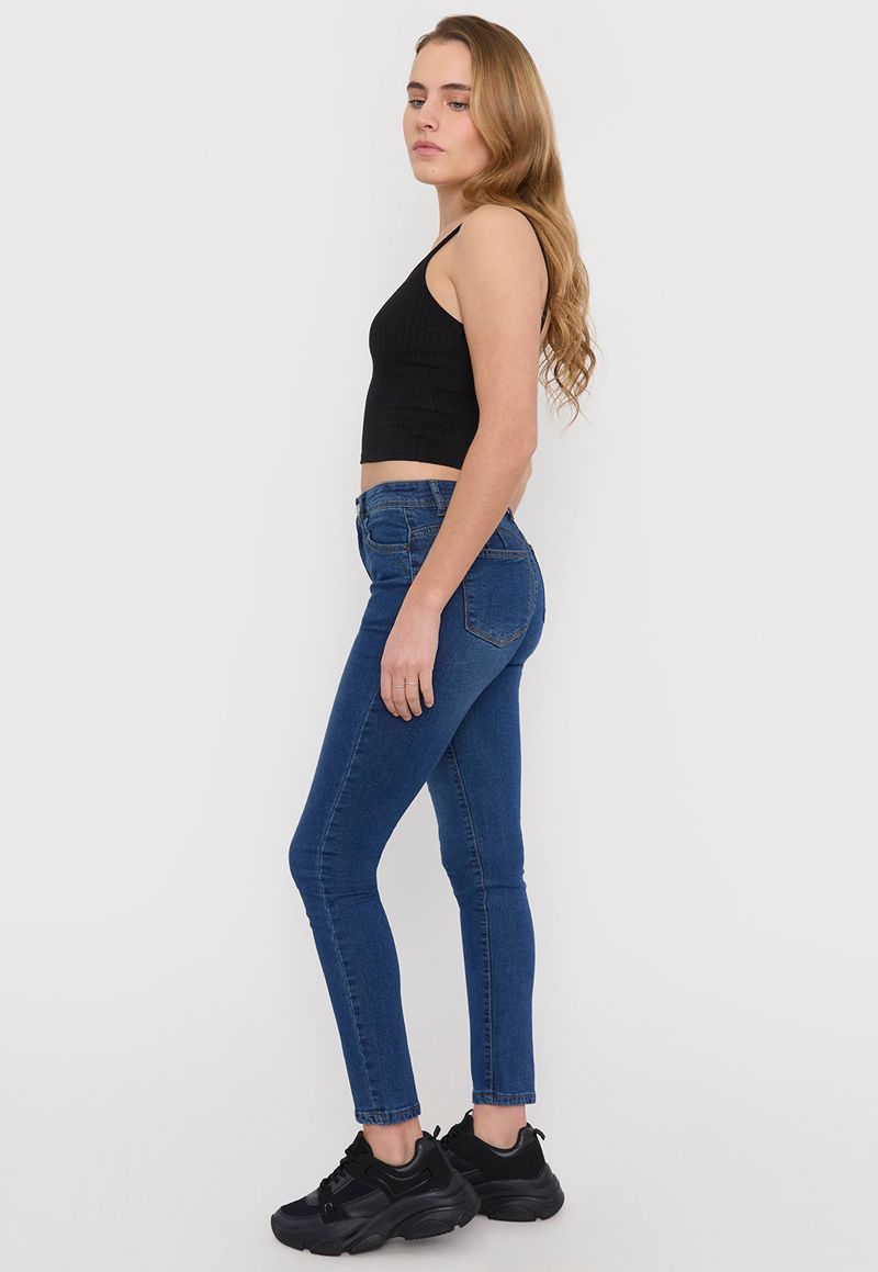 label-3