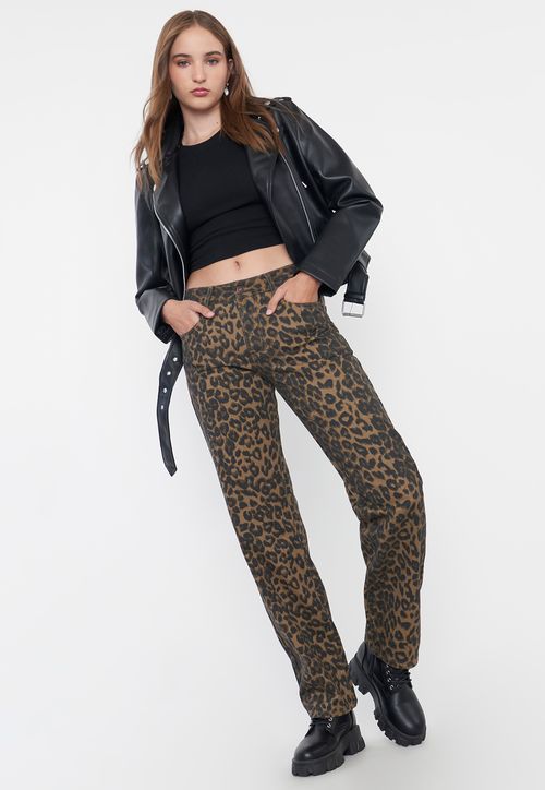 Pantalón Mujer Straight Fit Animal Print Café