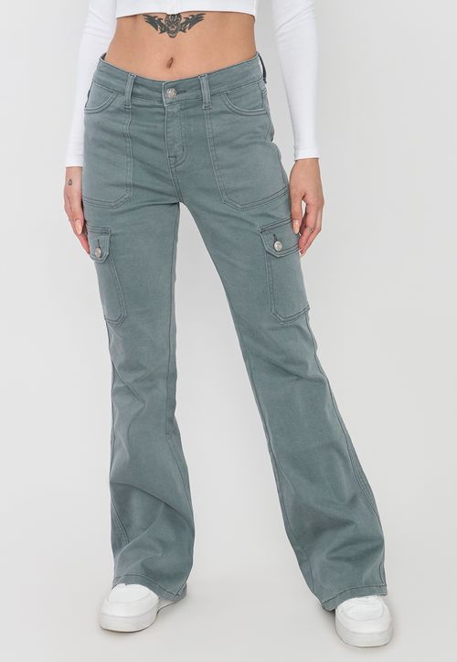 Jeans Mujer Flare Fit Cargo Gris
