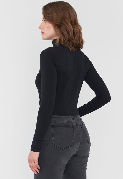 Polera Mujer Cuello Tortuga Manga Larga Negro