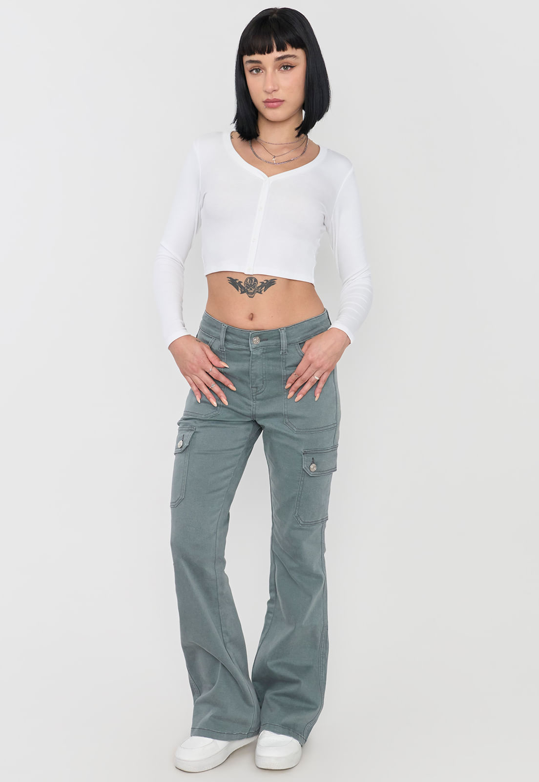 Jeans Mujer Flare Fit Cargo Gris